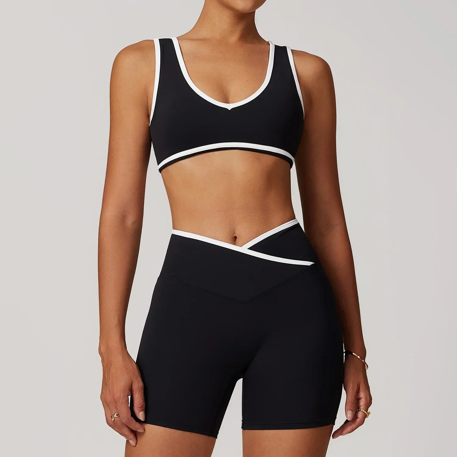 Conjunto de ginástica feminino — Top contrastante + Legging/Shorts com cintura em V | We Liftlux